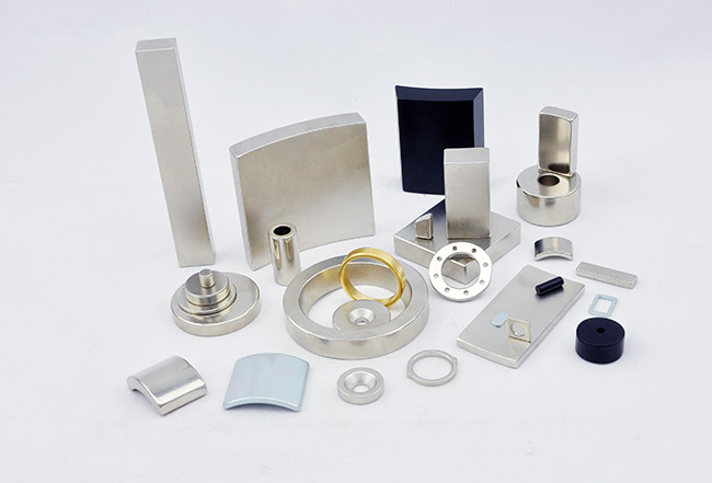 The preparation process of sintered NdFeB magnet-(1) raw material preparation
